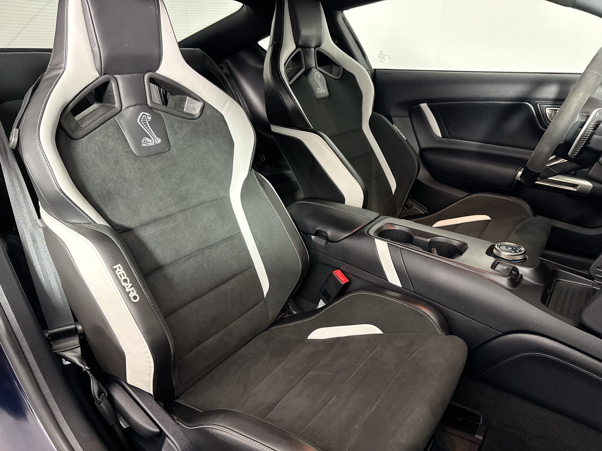 Used 2021 Ford Mustang Shelby GT500 w/ Technology Package RWD image 33