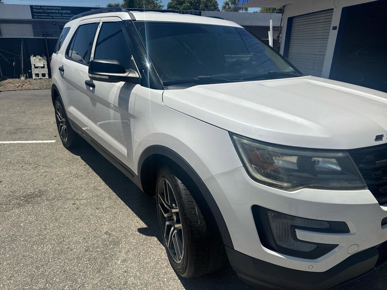 Used 2017 Ford Explorer Sport AWD/4WD image 2