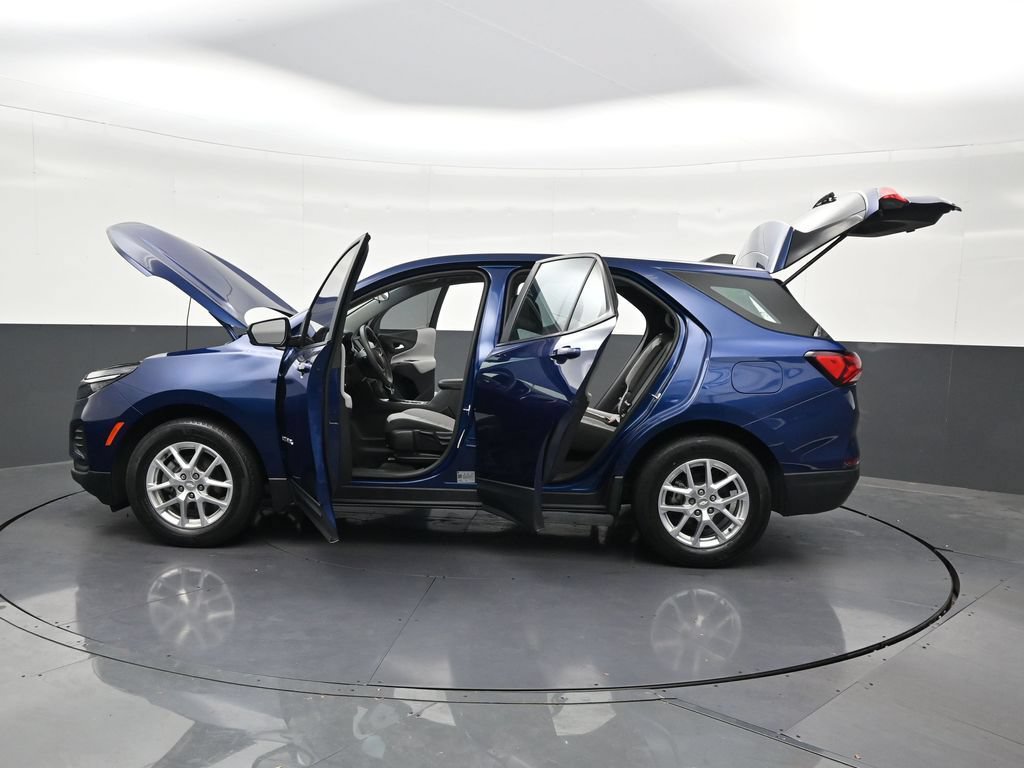 Used 2023 Chevrolet Equinox LS FWD image 33