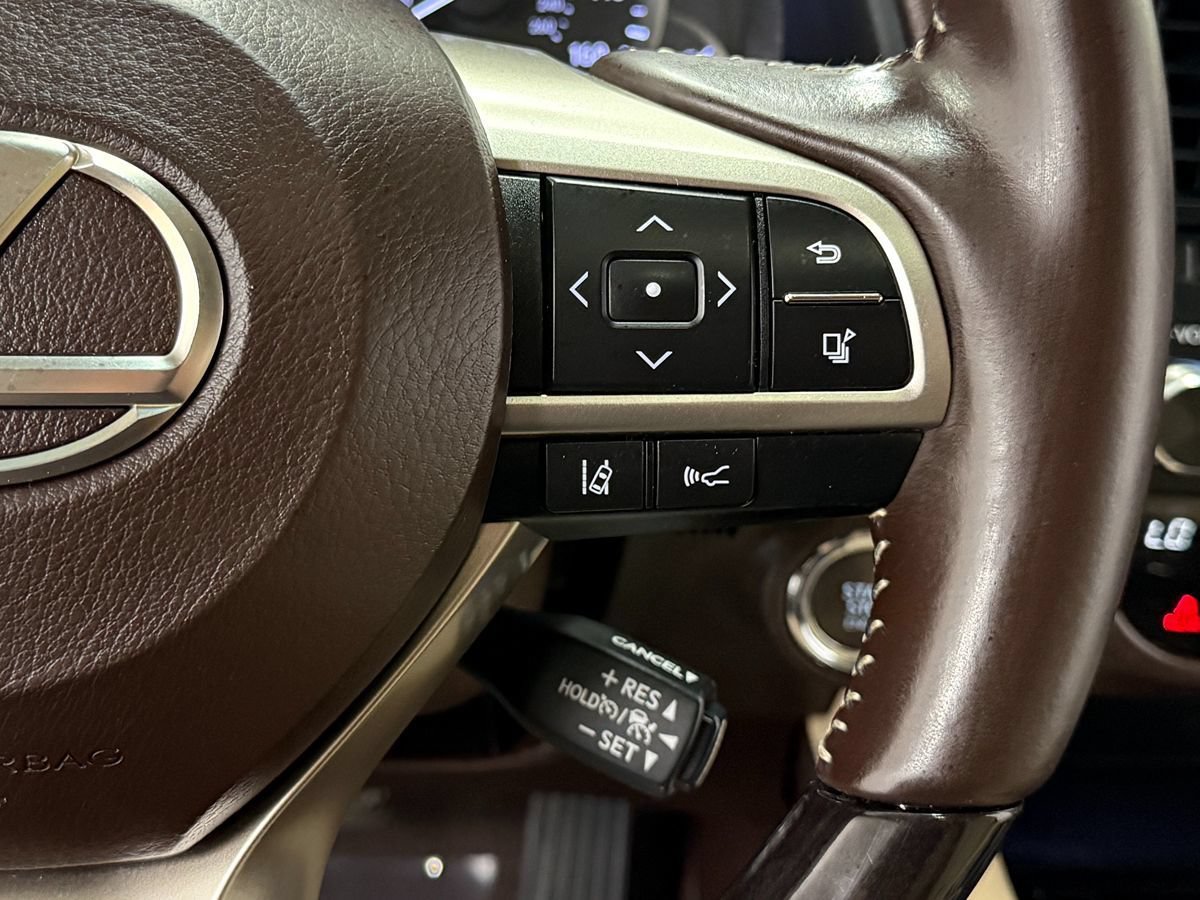 Used 2019 Lexus RX 350L Luxury w/ Accessory Package AWD/4WD image 21