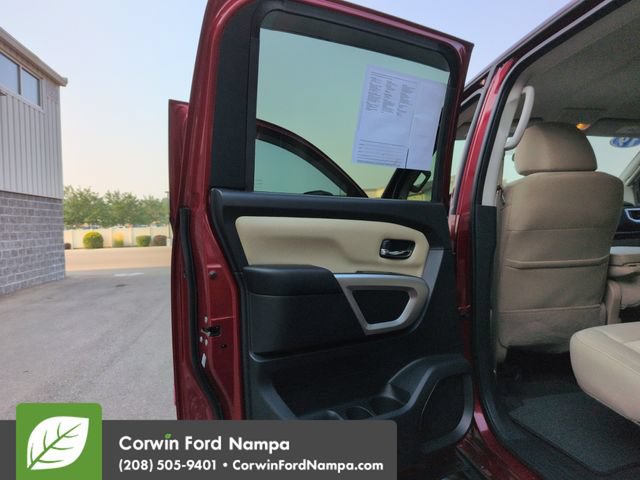 Used 2019 Nissan Titan SV AWD/4WD image 23