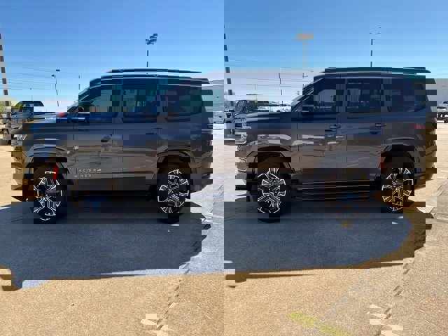 New 2024 Jeep Wagoneer 2WD w/ Premium Group I image 7