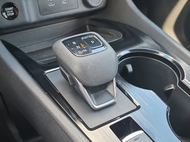 Used 2025 Nissan Rogue SV AWD/4WD image 12
