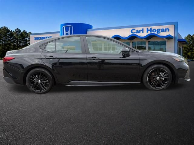 Used 2025 Toyota Camry SE FWD image 12