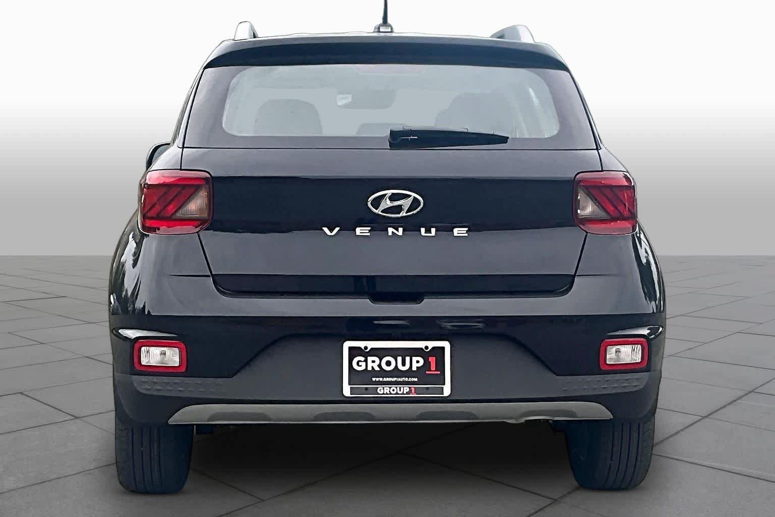 New 2026 Hyundai Venue SEL FWD image 4