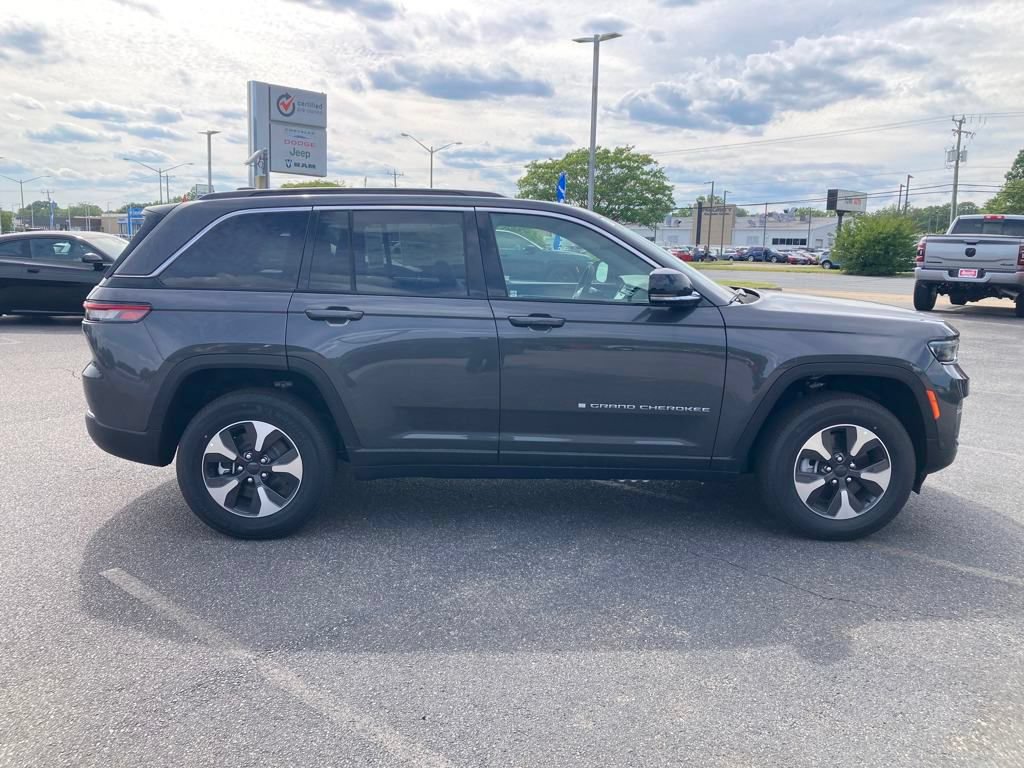 New 2024 Jeep Grand Cherokee Limited 4xe w/ Luxury Tech Group II AWD/4WD image 5