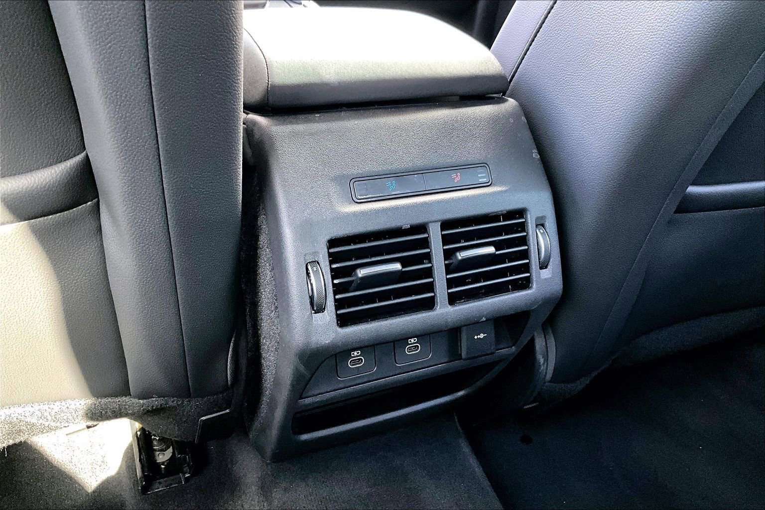 Used 2024 Land Rover Discovery Sport Dynamic SE image 34