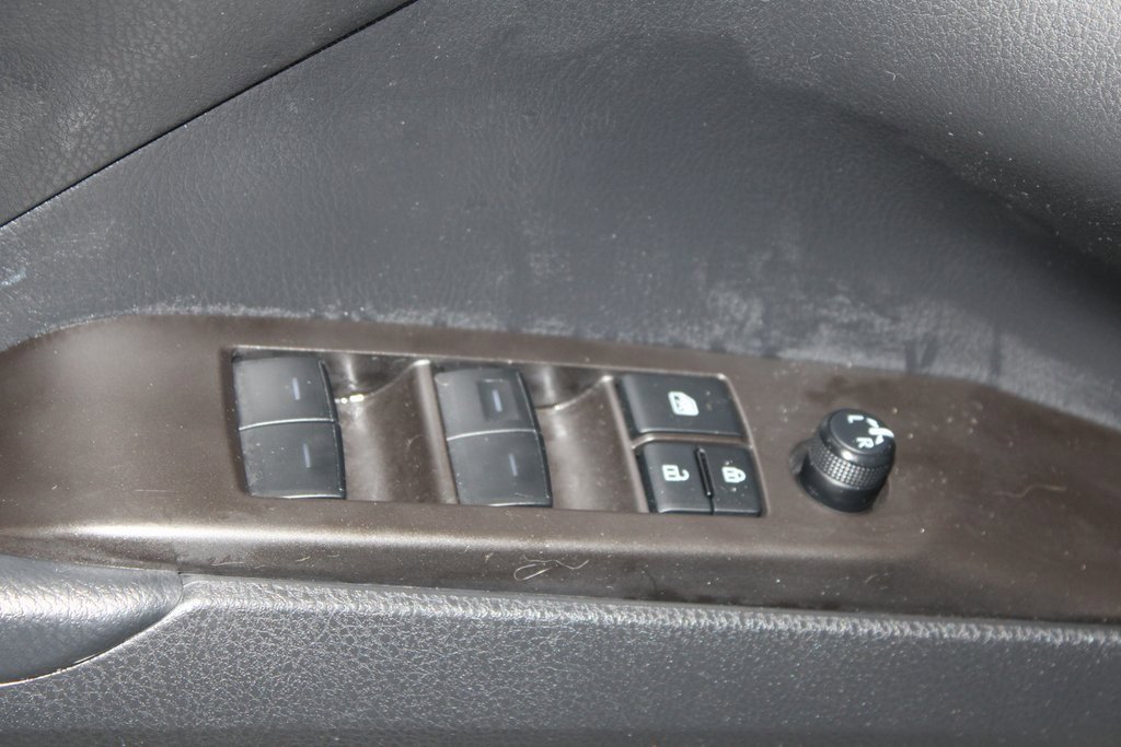 Used 2023 Toyota Camry LE image 9