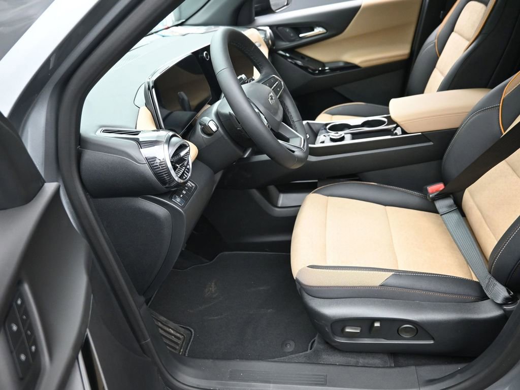 New 2026 Chevrolet Equinox ACTIV w/ Convenience Package III AWD/4WD image 14