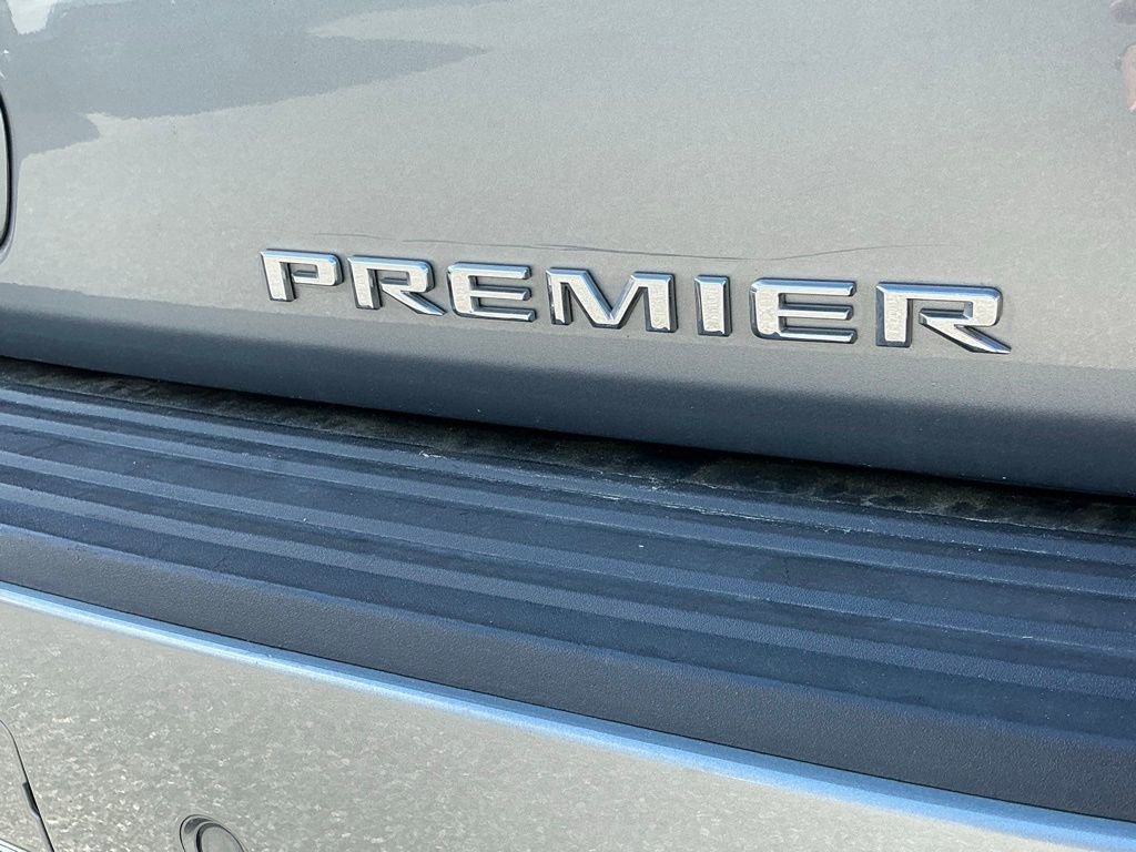 Used 2025 Chevrolet Suburban Premier image 20