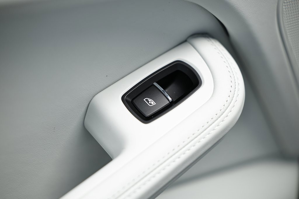 New 2026 Porsche Macan image 29