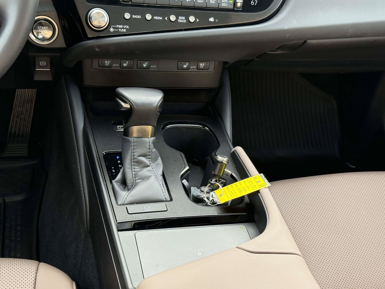 Used 2025 Lexus ES 350 w/ Premium Package FWD image 19