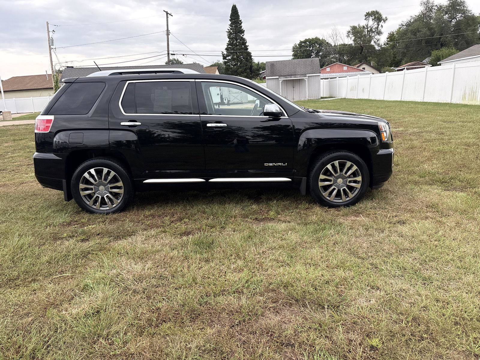 Used 2017 GMC Terrain Denali w/ LPO, Protection Package AWD/4WD image 4