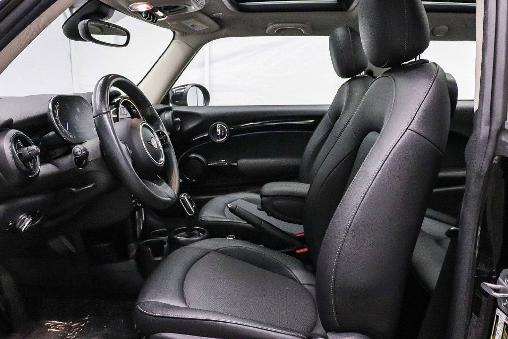 Used 2023 MINI Cooper 2-Door Hardtop FWD image 21