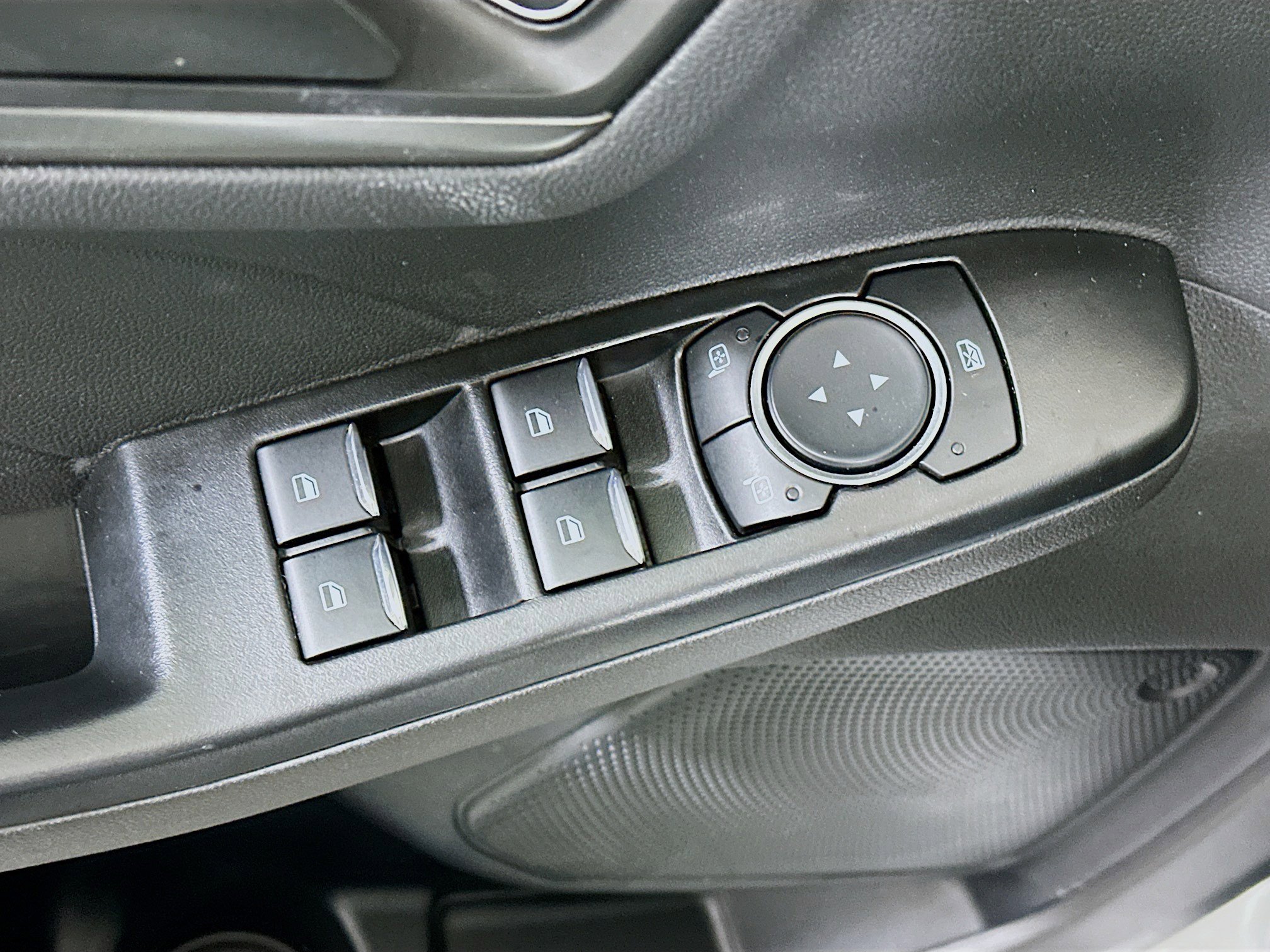 Used 2025 Ford Escape Active AWD/4WD image 15