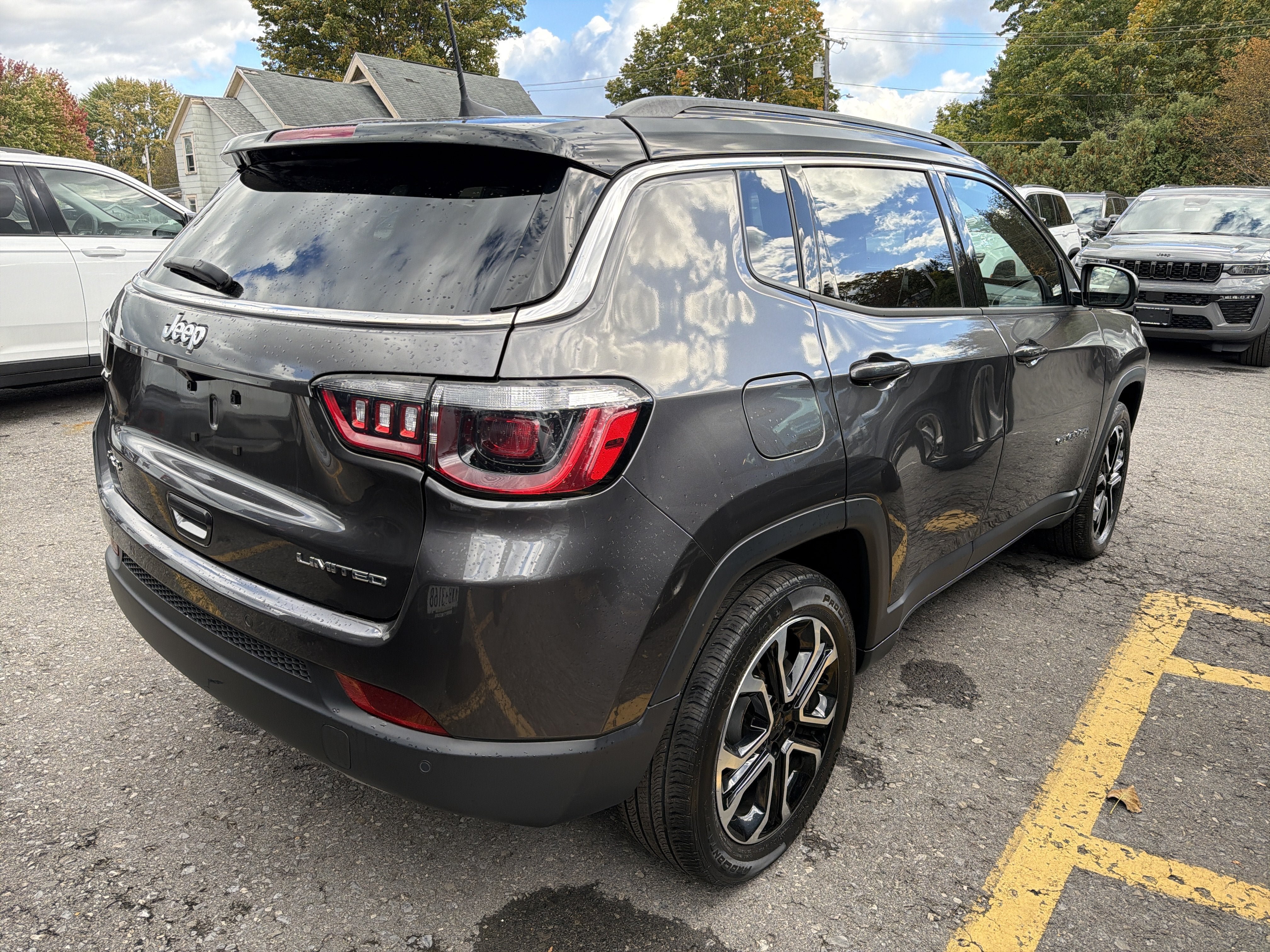 Used 2023 Jeep Compass Limited AWD/4WD image 6