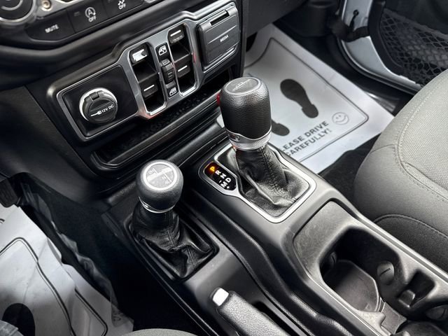 Used 2022 Jeep Gladiator Willys image 34