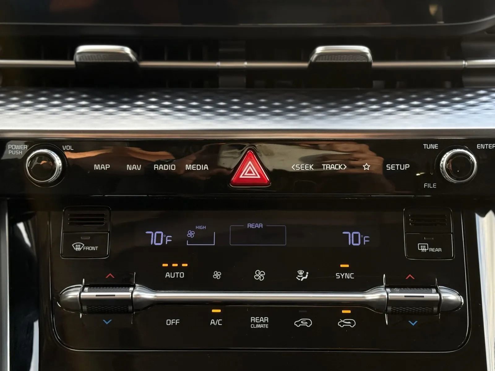 Used 2023 Kia Carnival SX Prestige w/ Paint Protection Package image 36