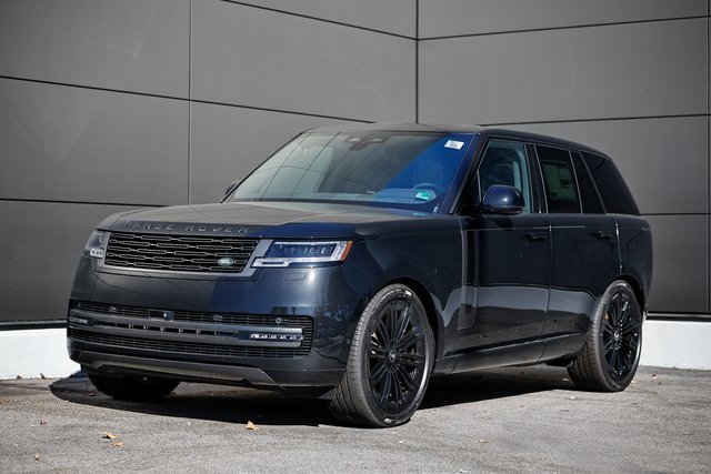 New 2025 Land Rover Range Rover SE
