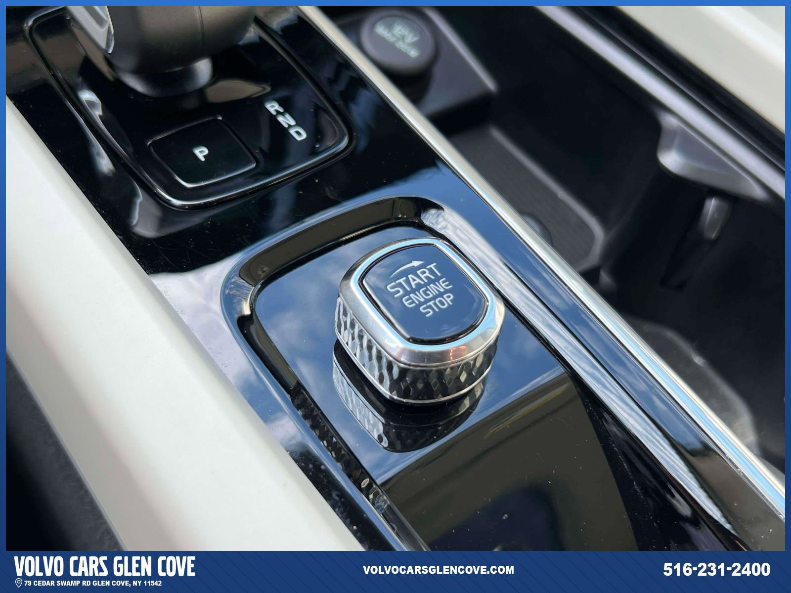 Certified 2025 Volvo XC60 T8 Plus AWD/4WD image 30
