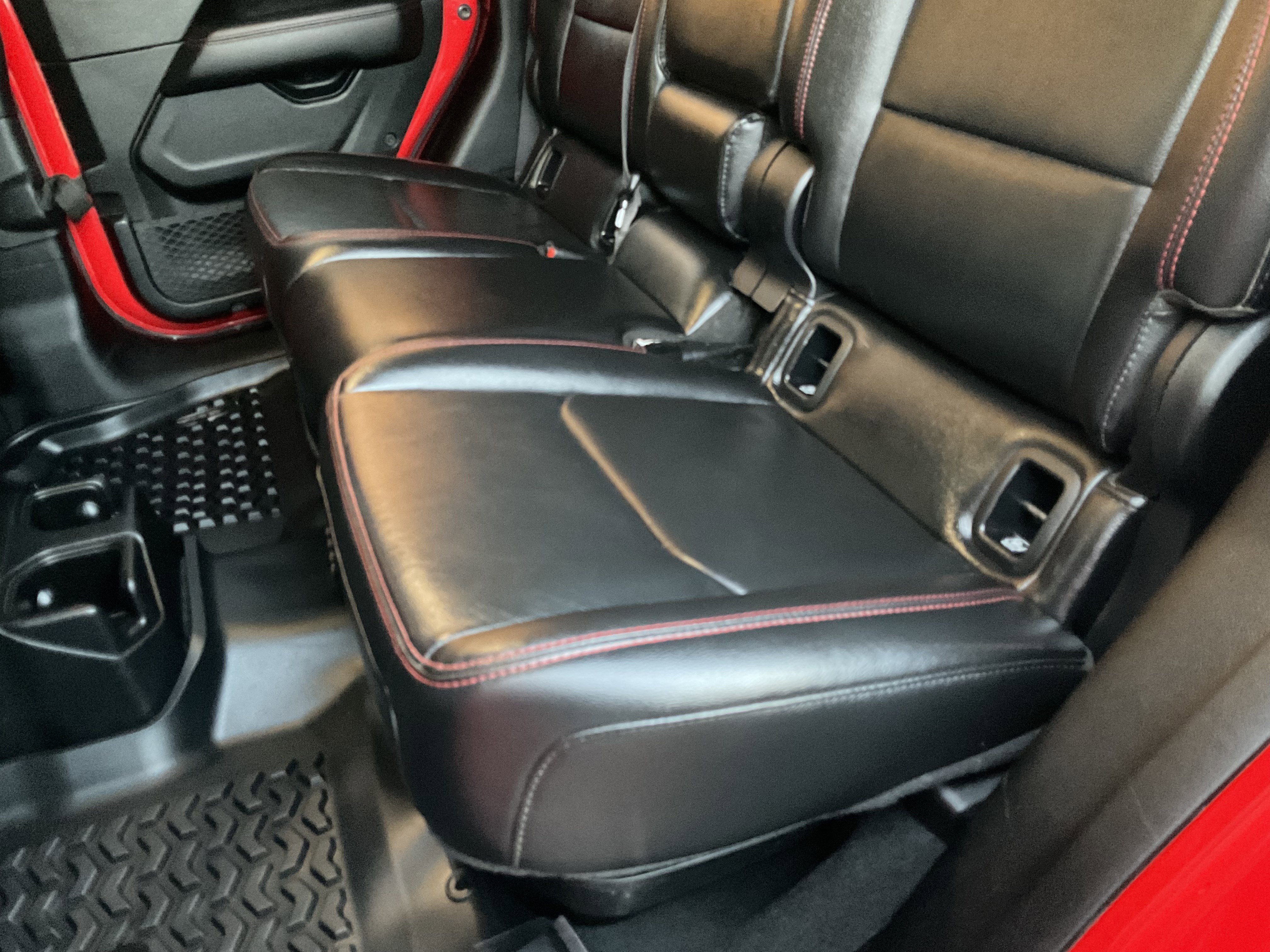 Used 2020 Jeep Gladiator Rubicon w/ Advanced Safety Group image 38