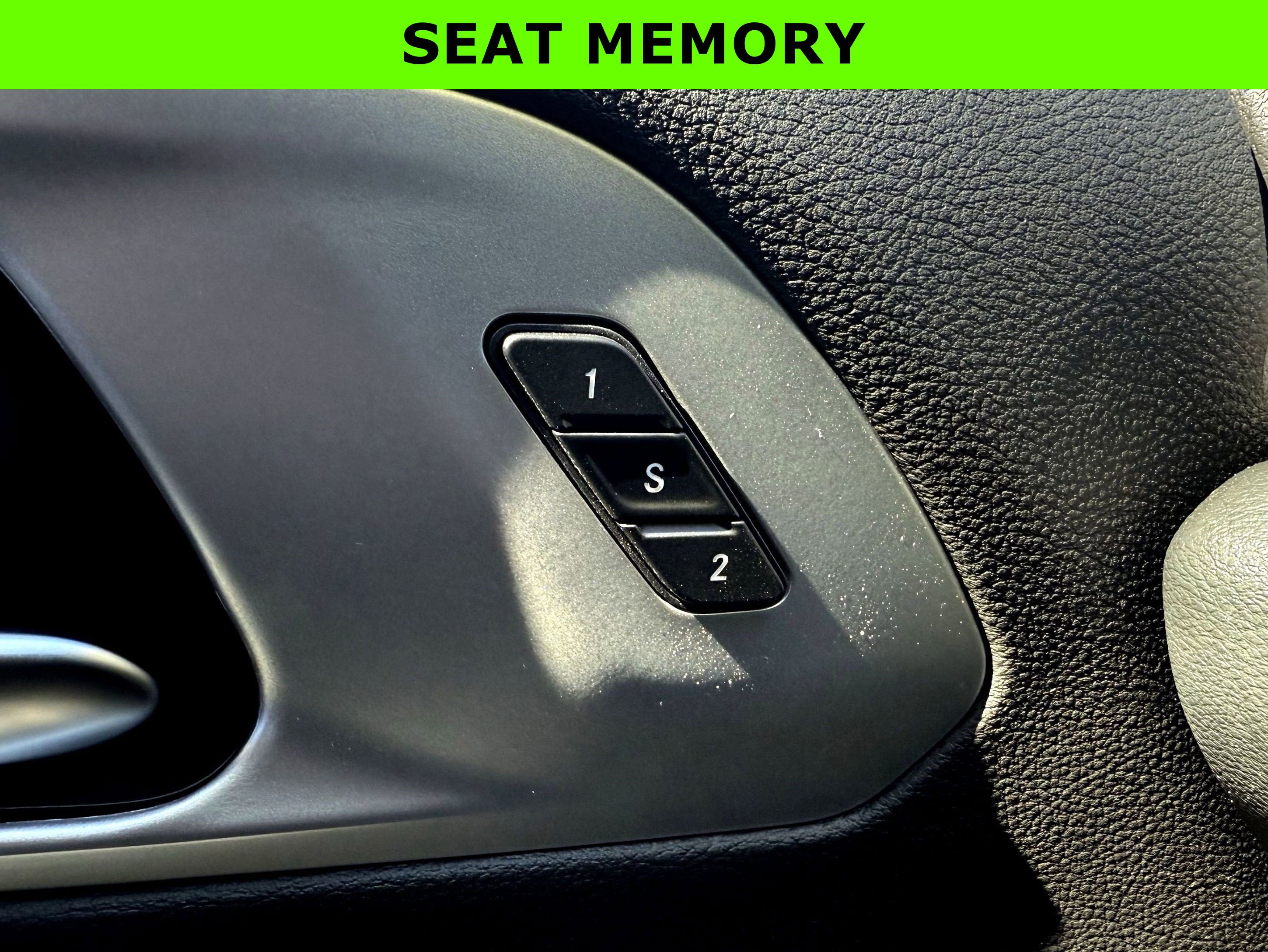 New 2026 Chrysler Pacifica Limited image 16