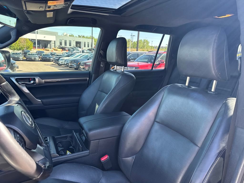 Used 2020 Lexus GX 460 Luxury w/ Off Road Package AWD/4WD image 25