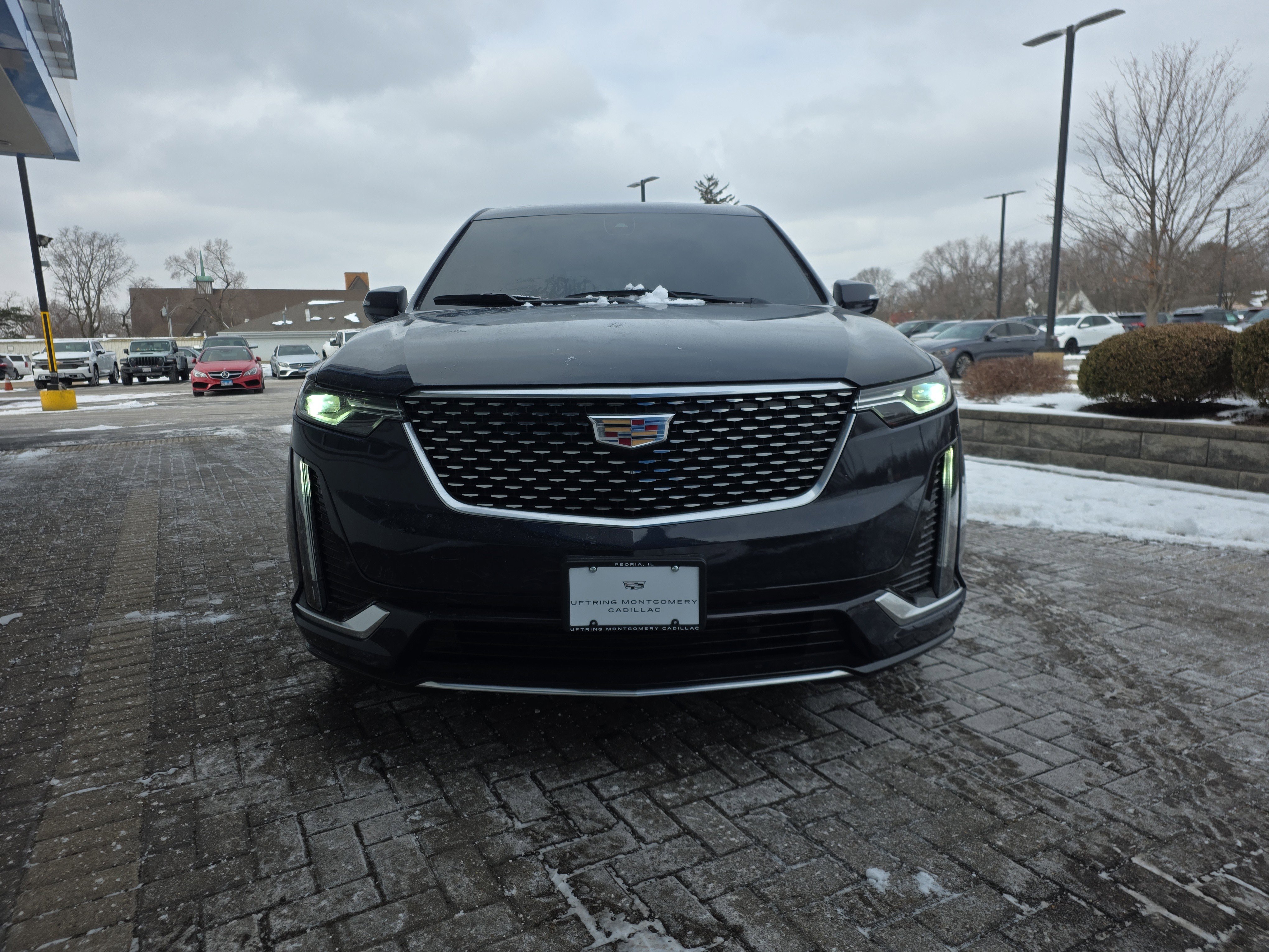 Certified 2025 Cadillac XT6 Premium Luxury image 9