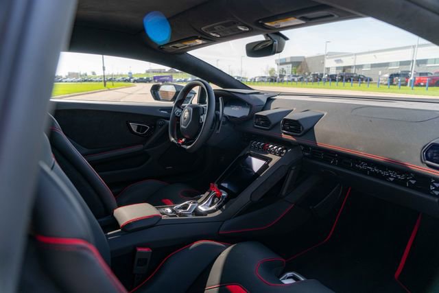 Used 2022 Lamborghini Huracan EVO image 30