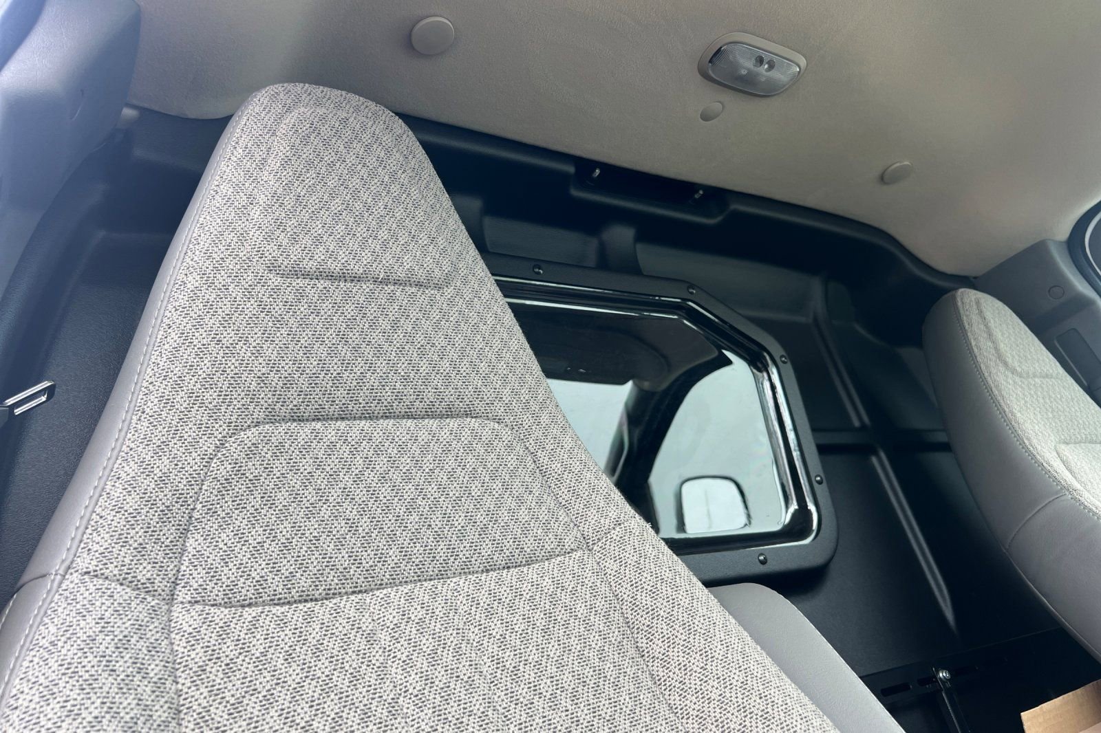 New 2025 GMC Savana 2500 w/ Driver Convenience Package RWD image 18