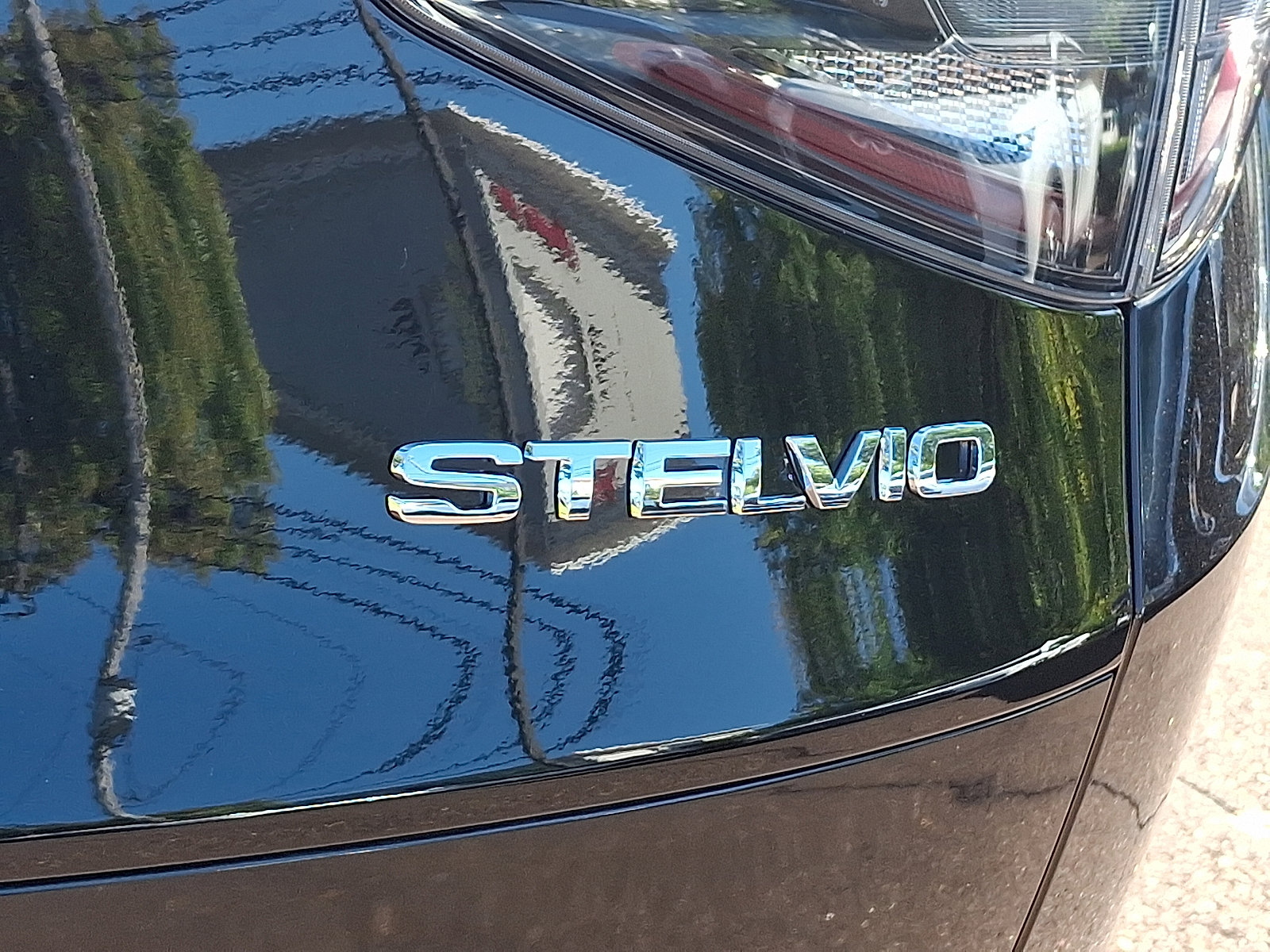 New 2025 Alfa Romeo Stelvio Sprint image 24