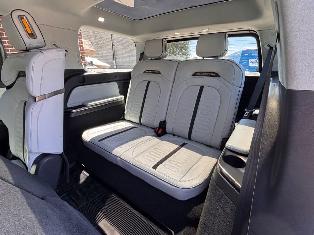 Used 2024 Rivian R1S Adventure image 34