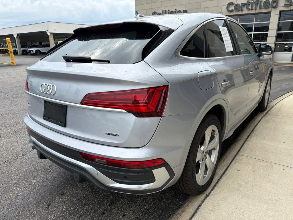 Used 2023 Audi Q5 2.0T Premium w/ Convenience Package AWD/4WD image 2