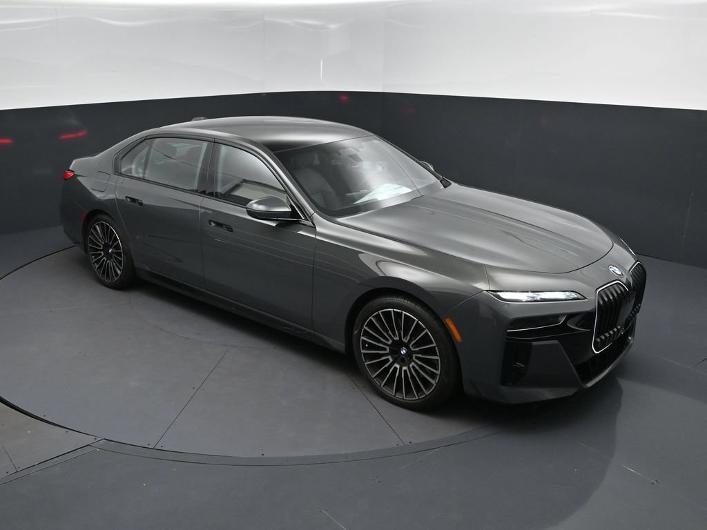 Certified 2026 BMW 740i w/ Executive Package RWD image 36