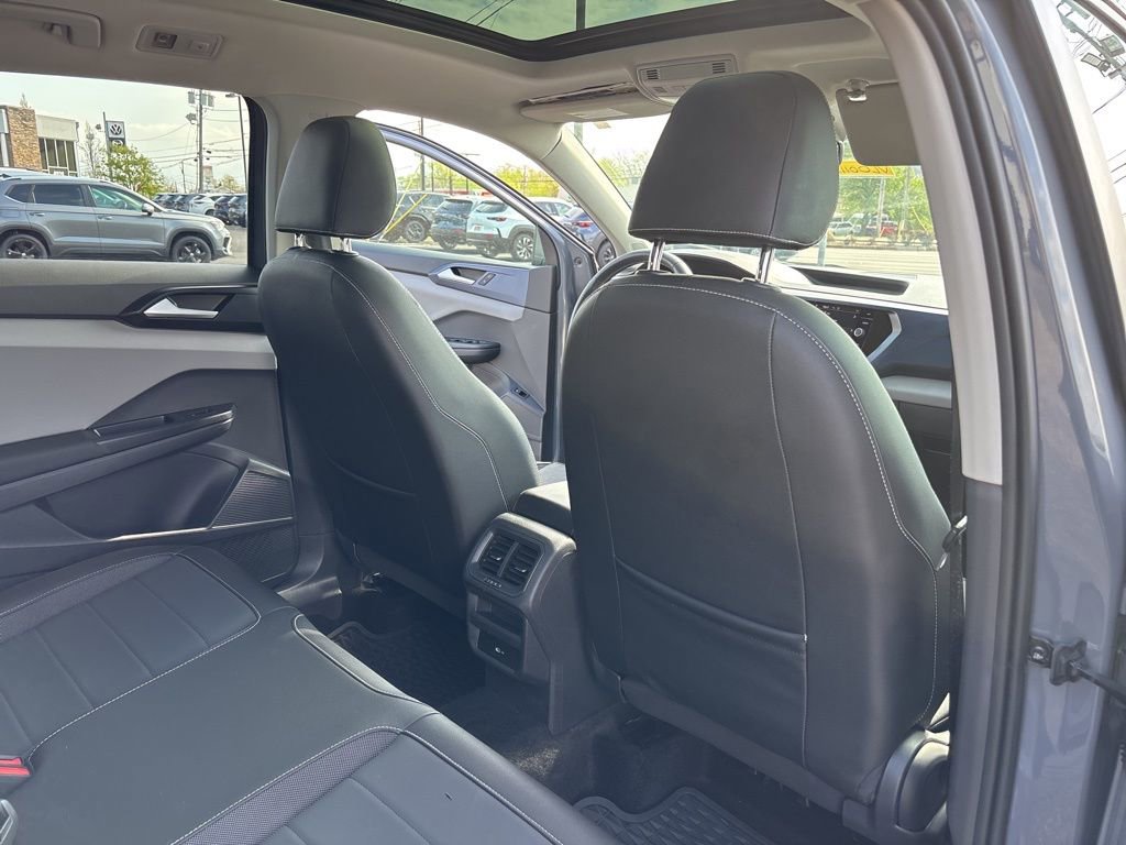 Used 2023 Volkswagen Taos SE w/ Panoramic Sunroof Package FWD image 28