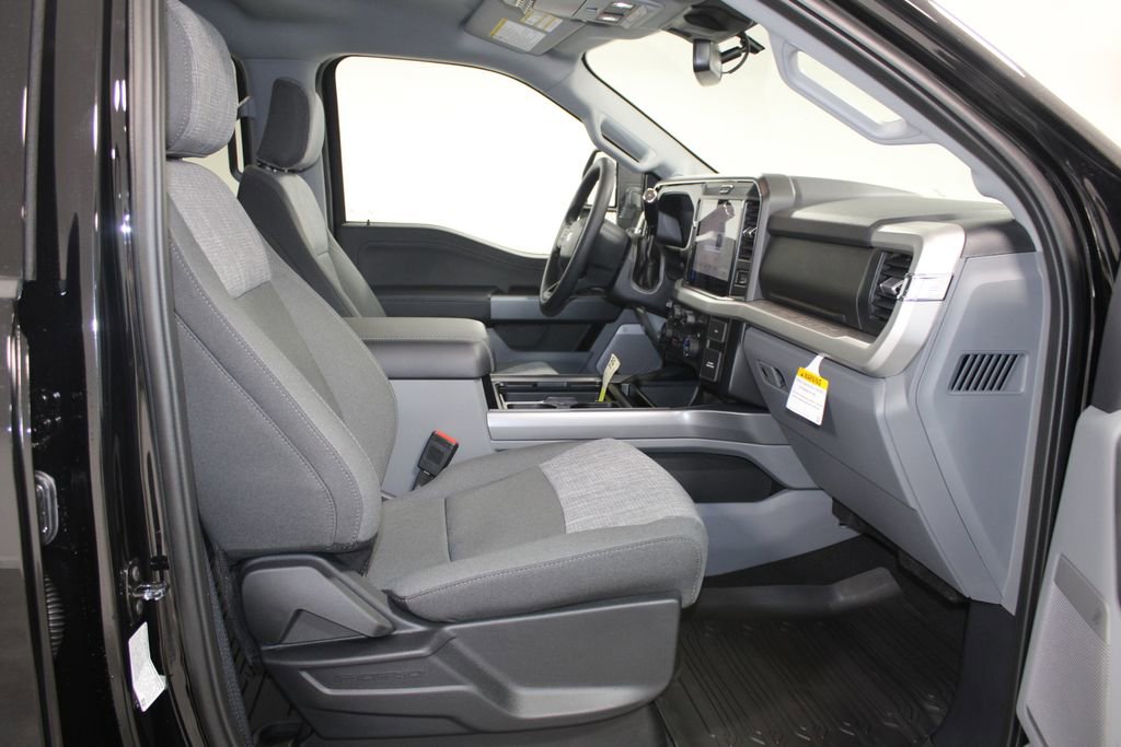 New 2026 Ford F250 XLT w/ XLT Premium Package image 30