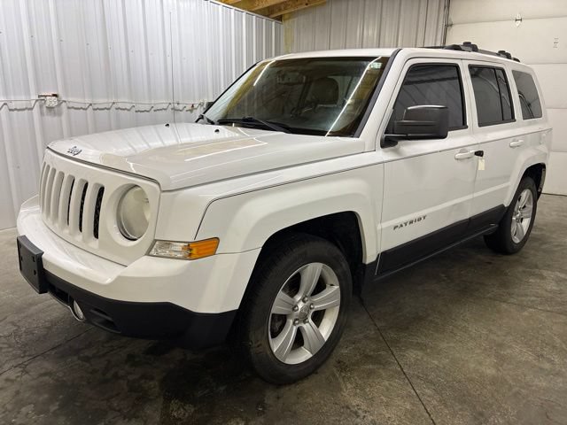 Used 2014 Jeep Patriot Limited w/ Sun/Sound Group AWD/4WD image 3