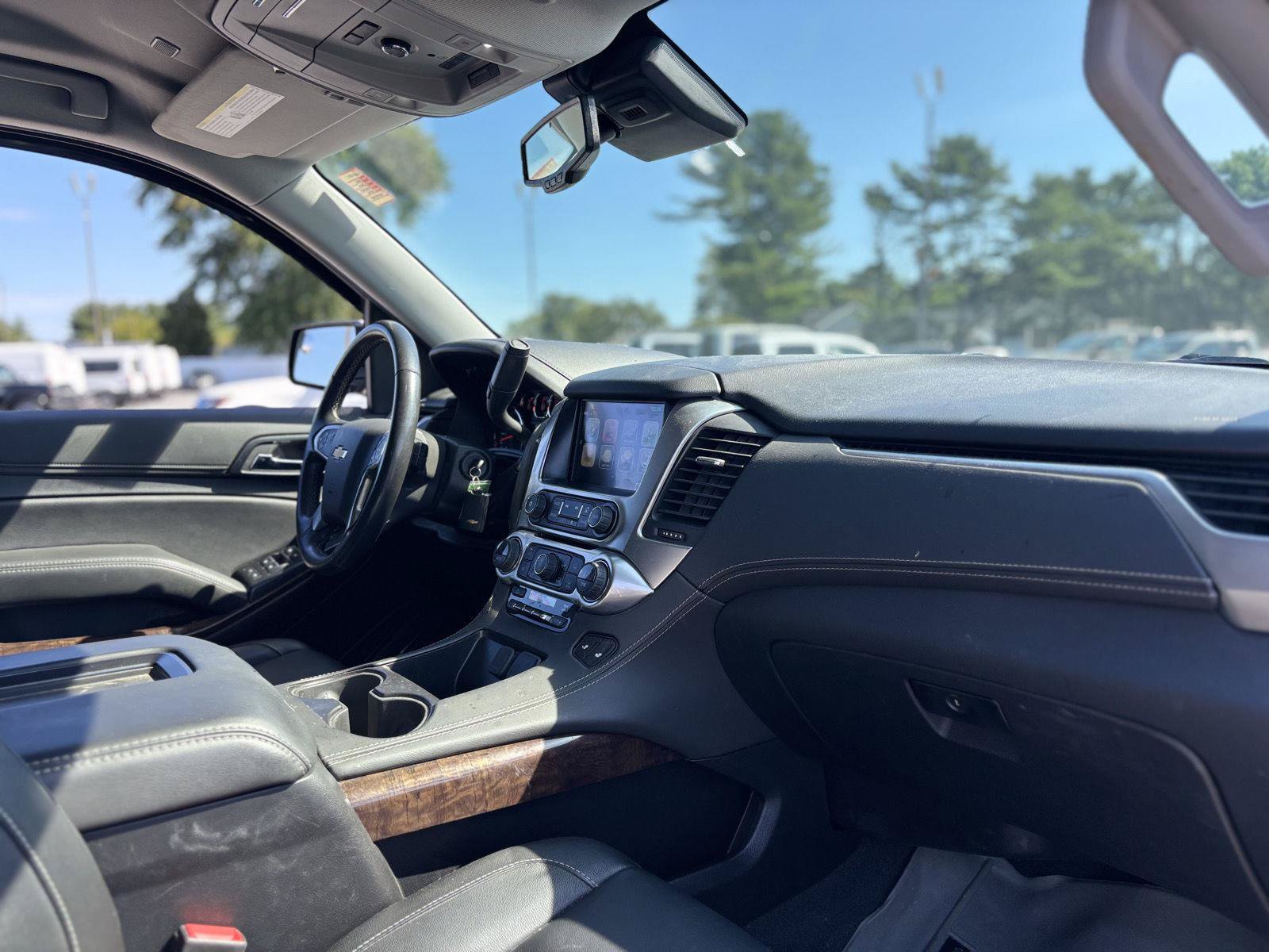 Used 2020 Chevrolet Suburban LT AWD/4WD image 18