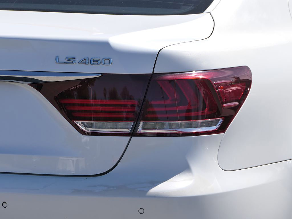 Used 2014 Lexus LS 460 w/ Comfort Package RWD image 5