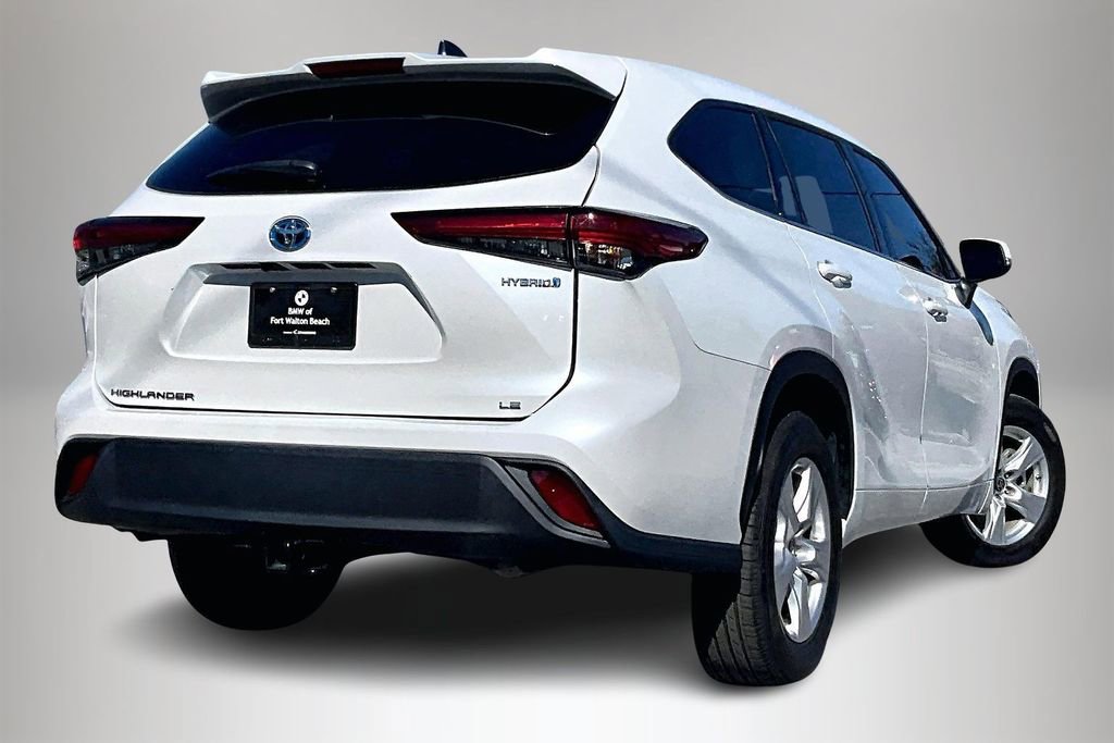Used 2022 Toyota Highlander LE image 5