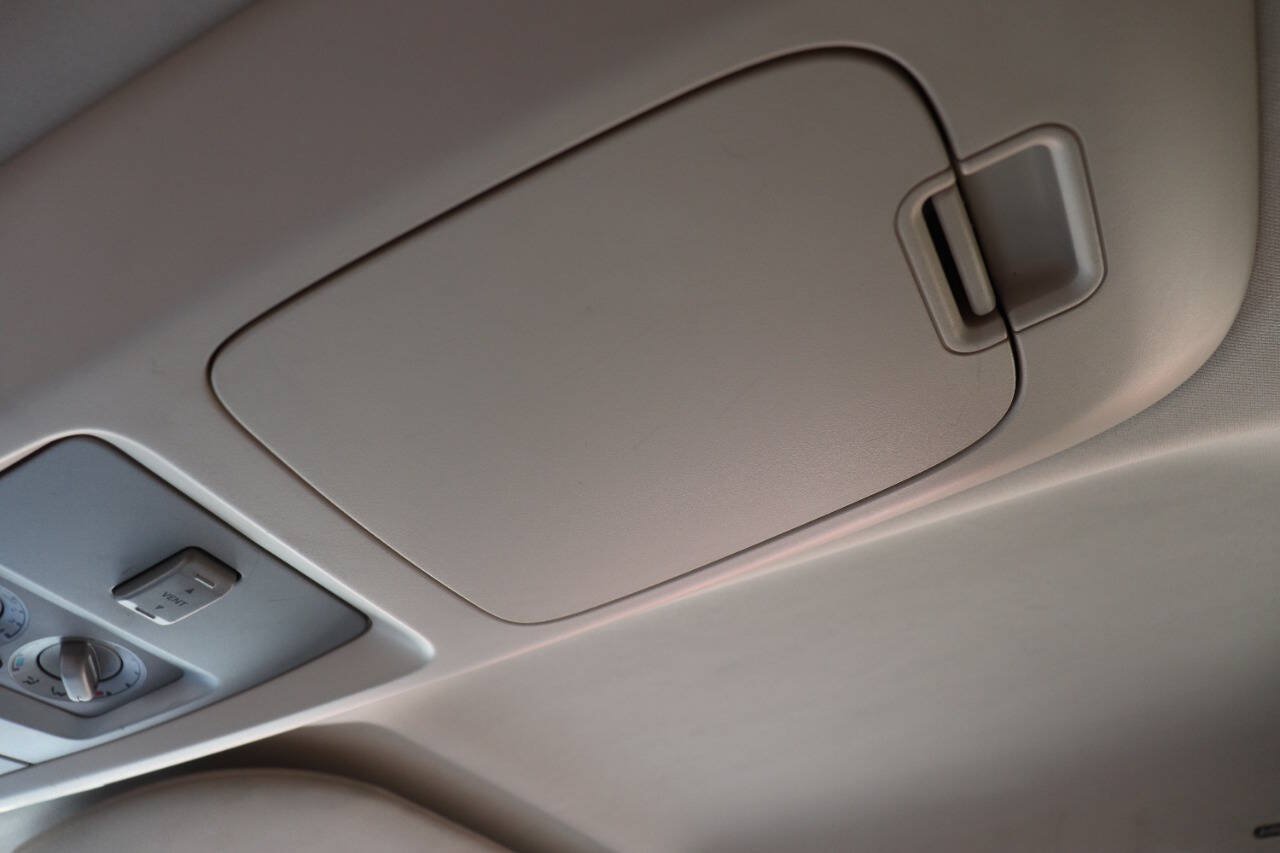 Used 2006 Lincoln Navigator Luxury RWD image 27