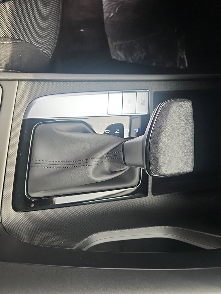New 2026 Hyundai Elantra SE FWD image 21