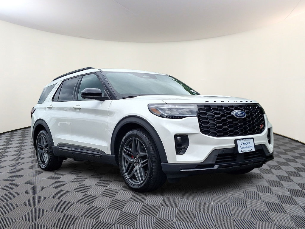 Certified 2025 Ford Explorer ST AWD/4WD image 1