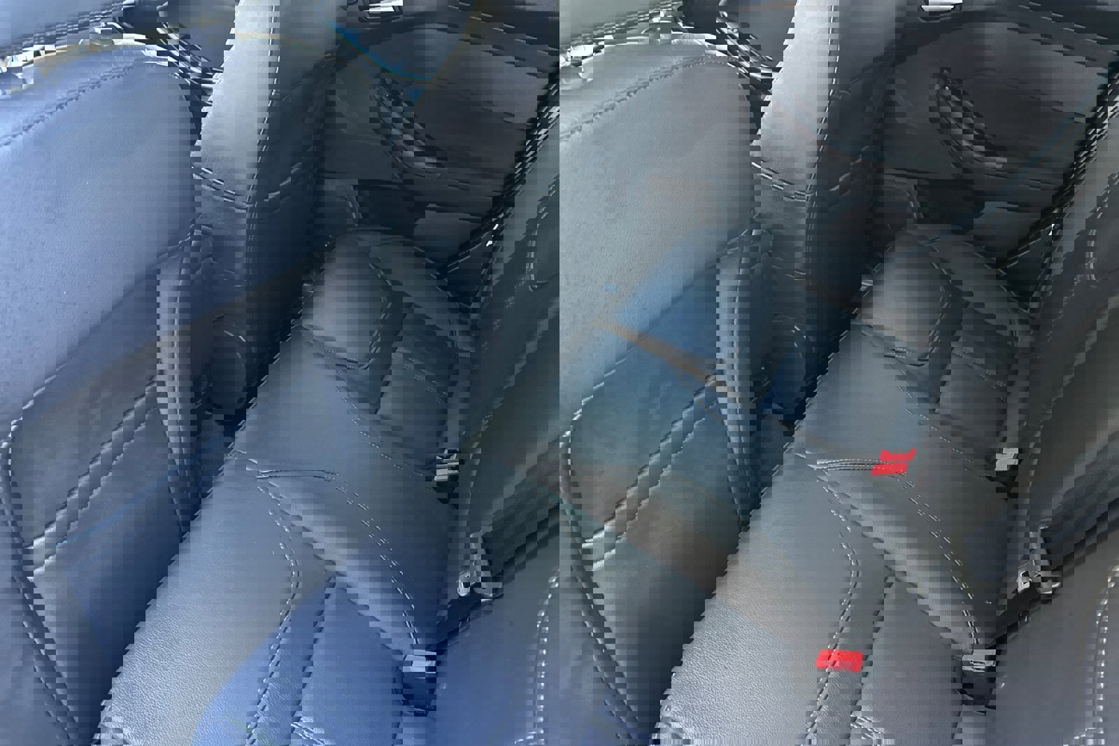 Used 2016 Ford Focus Titanium w/ Titanium Technology Package image 9