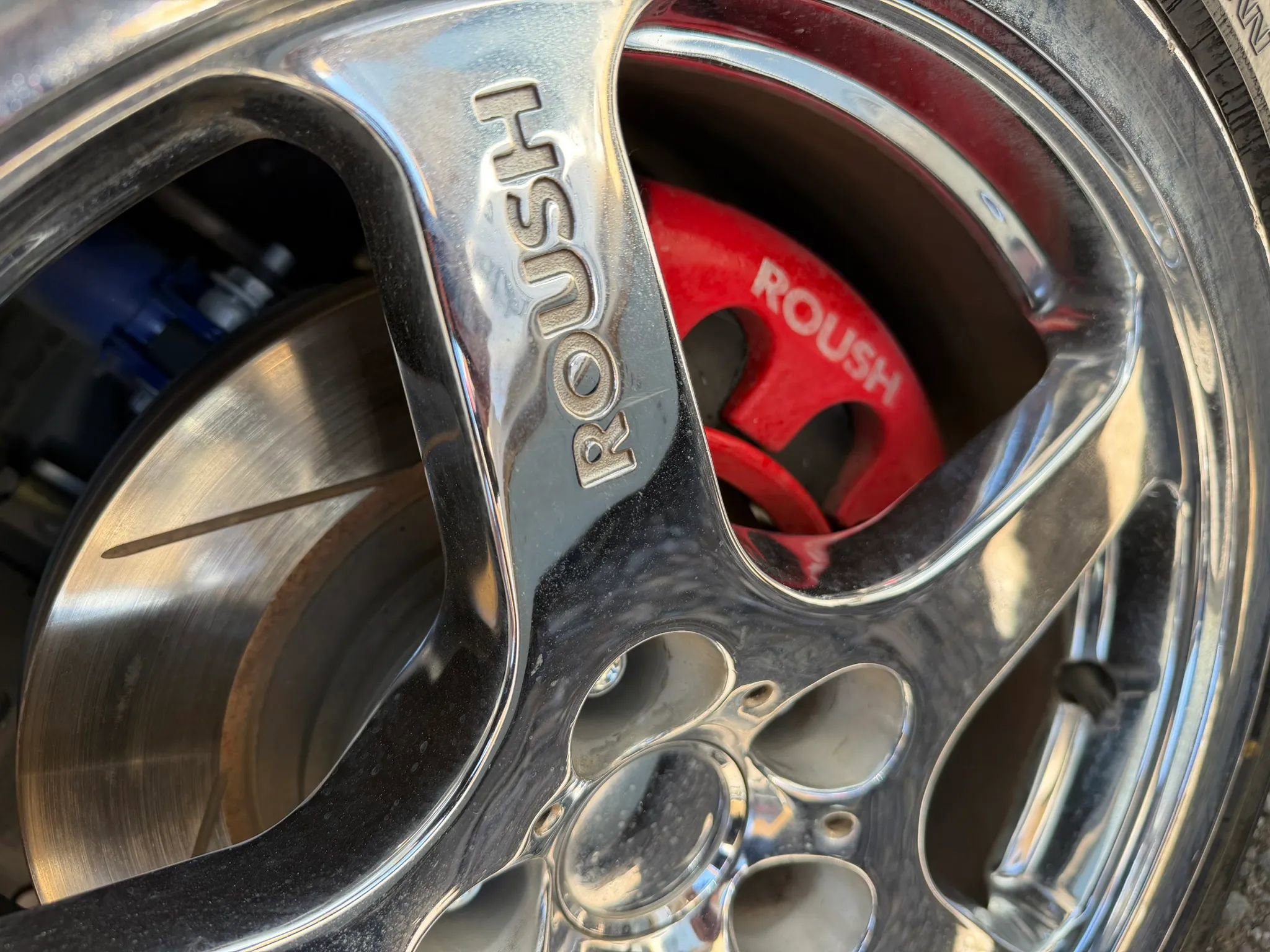 Used 2010 Ford Mustang GT RWD image 13