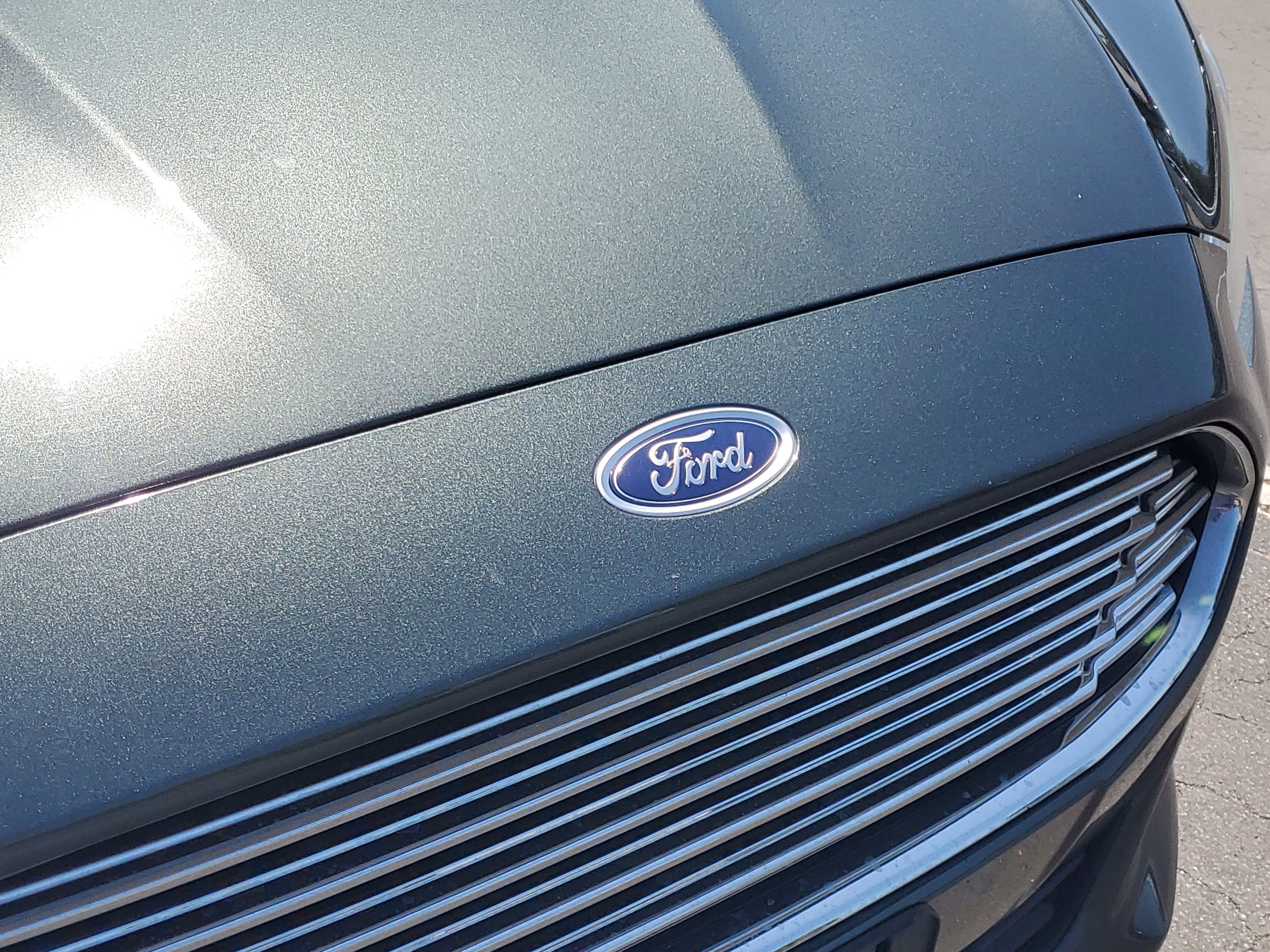 Used 2016 Ford Fusion SE FWD image 3