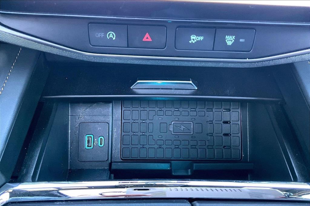 Certified 2024 Ford Expedition Platinum image 32