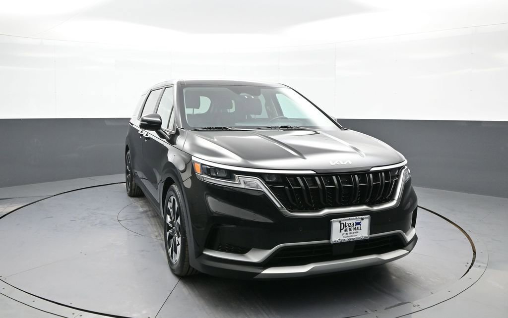 Certified 2023 Kia Carnival EX image 3