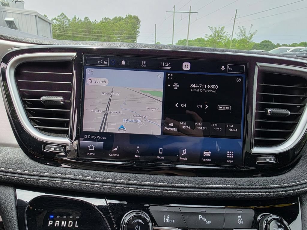 Used 2021 Chrysler Pacifica Limited w/ S Appearance Package FWD image 19