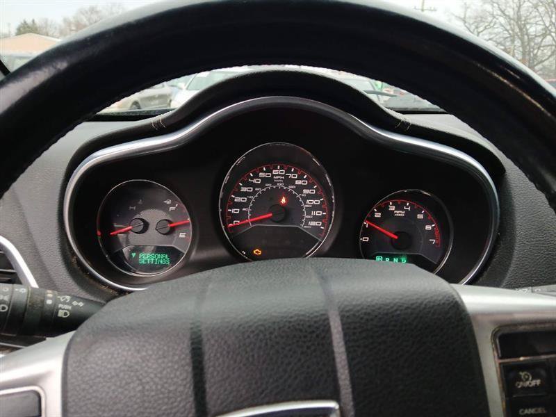 Used 2011 Dodge Avenger Mainstreet FWD image 16